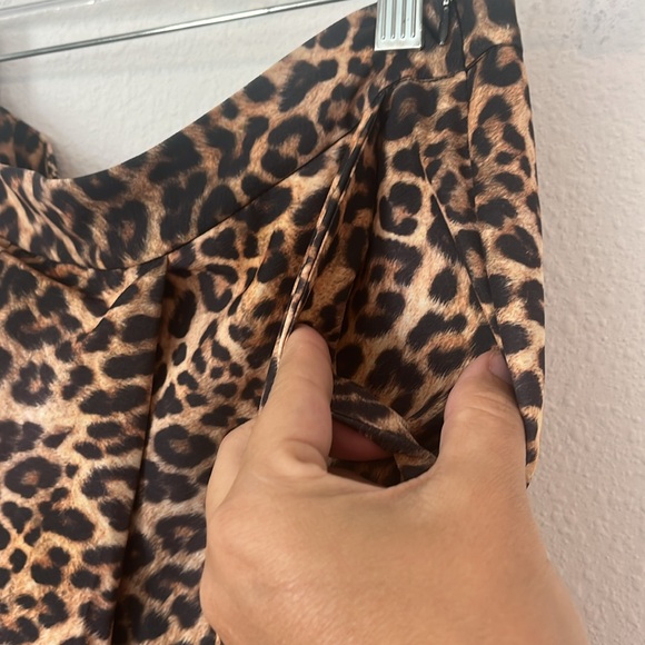 NWT LINDA DE MORRER Leopard Print Pleated Wide Leg Pants - Picture 4 of 5